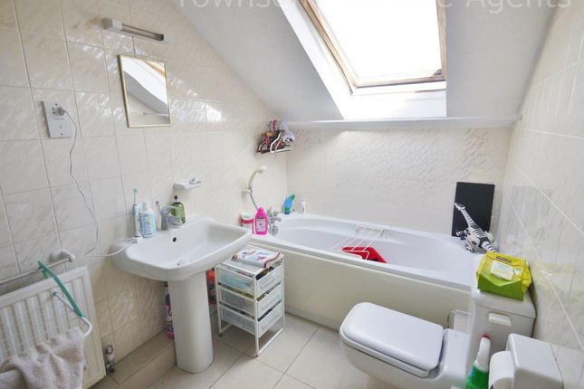 Flat for sale in Eastbury Avenue, Northwood