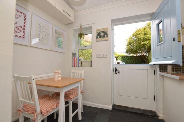 58, Green Lea, Leeds photo 4
