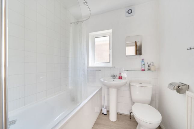 19a Strafford Road, Barnet photo 4