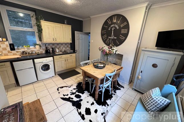 Cwtch Cottage, 5, Newbridge Road, Rhondda Cynon Taff photo 3