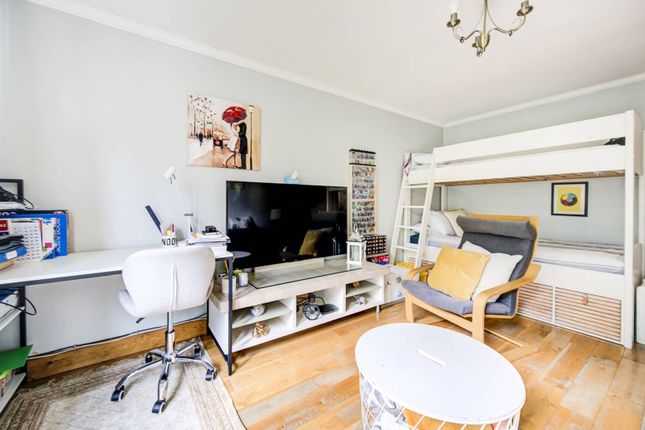 Thumbnail Flat for sale in Everington Street, Hammersmith, London