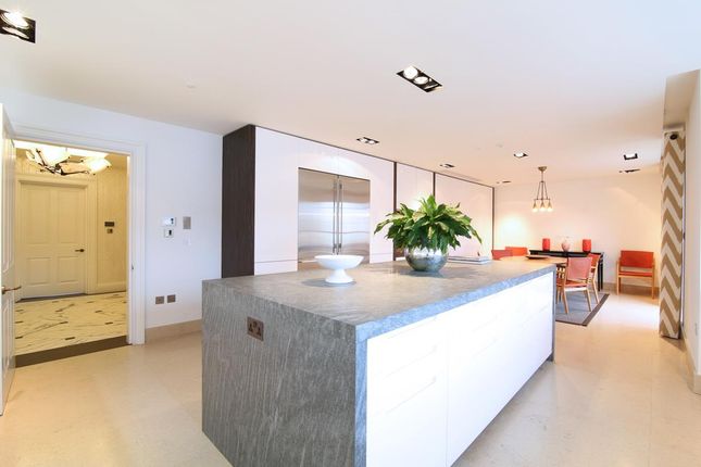 Flat for sale in Buckingham Gate, St James's