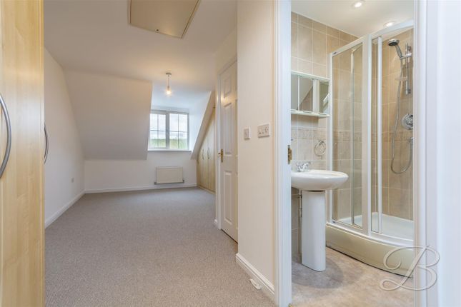 Town house for sale in Guylers Hill Drive, Clipstone Village, Mansfield