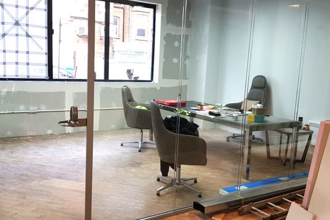 Office to let in High Road, North Finchley