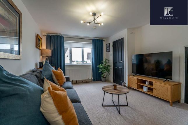 18, Laxton Drive, Lenzie photo 4