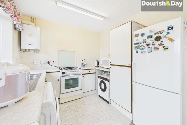 1 Astoria Drive, Stafford photo 3