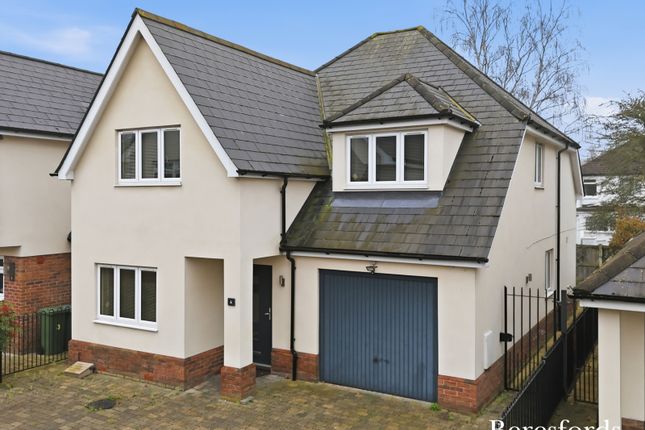 6, Glades Close, Romford photo 4