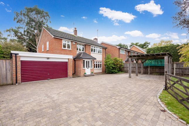Thumbnail Detached house for sale in Reading Road, Winnersh