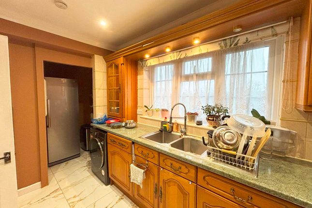 5 Eastham Crescent, Brentwood photo 3