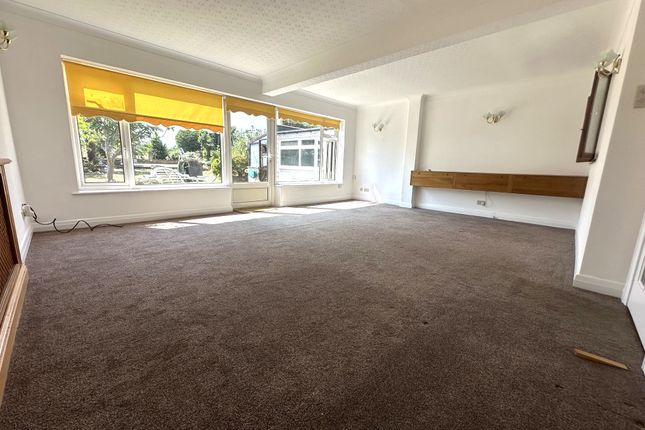 21, Cotswold Way, Enfield photo 4