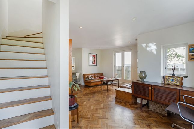 Sitting Room/Dining Room