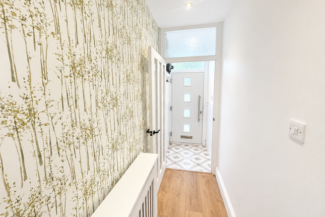40 The Strand, Bridgend photo 4