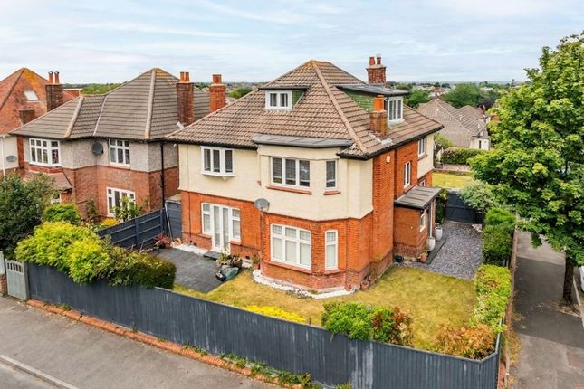 6-bed house on 25 St. Albans Avenue, Bournemouth, £600,000