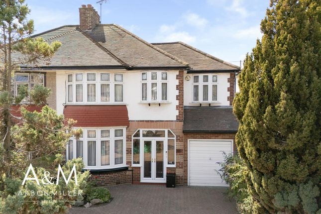 51, Abbotswood Gardens, Clayhall photo 2
