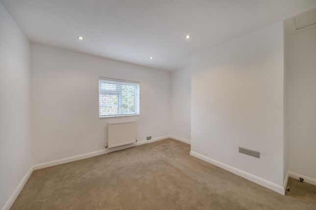 17, Red Lion Lane, Farnham photo 4