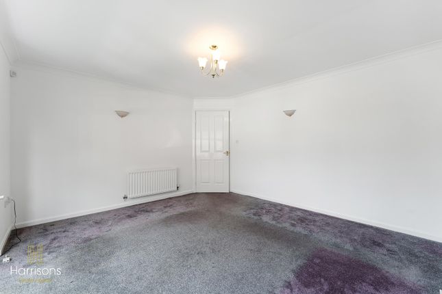 16 Glazebury Drive, Westhoughton, Lancashire photo 3