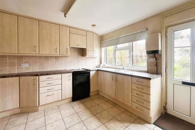 Yew Tree Cottage, 3 Castle Lane, Aylesbury photo 2