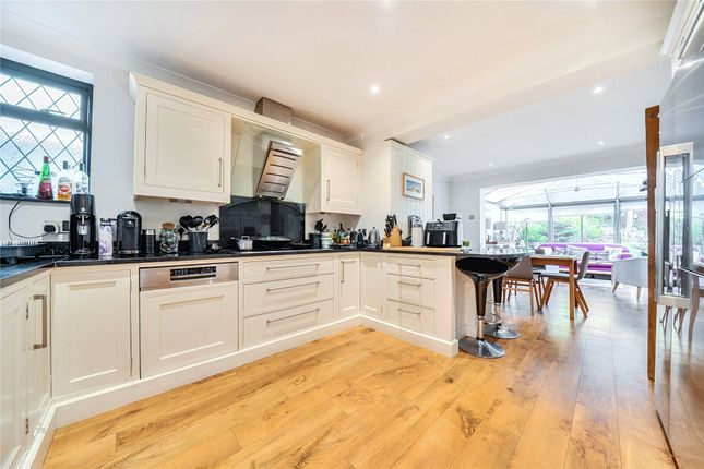 51, Lynwood Grove, Orpington photo 2