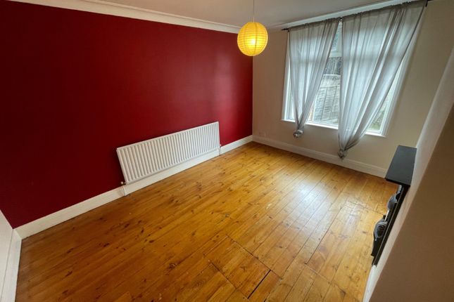 1, Spen Drive, Leeds photo 2
