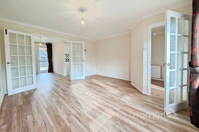 21, Beaconsfield Way, Reading photo 3