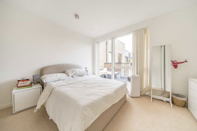 Flat 4, Hepburn Building, 51, Grange Walk, London photo 4