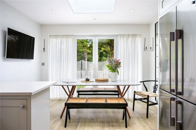 12A, Longdown Lane North, Surrey photo 4