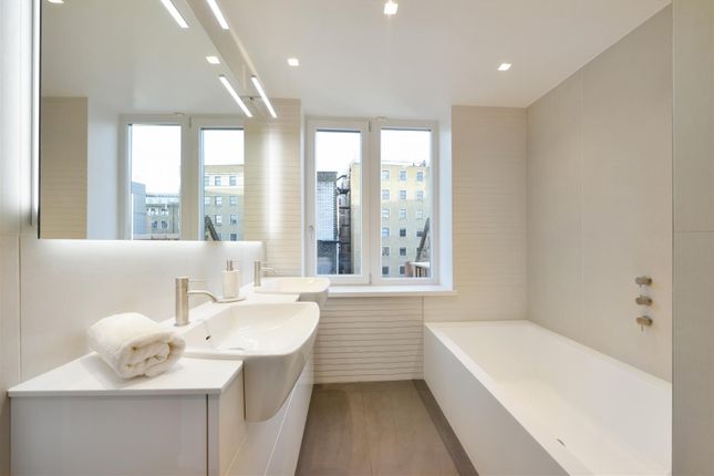 Flat for sale in Borough Mansions, Borough High Street, London