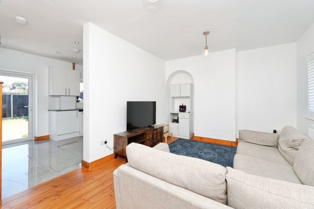 45, London photo 4