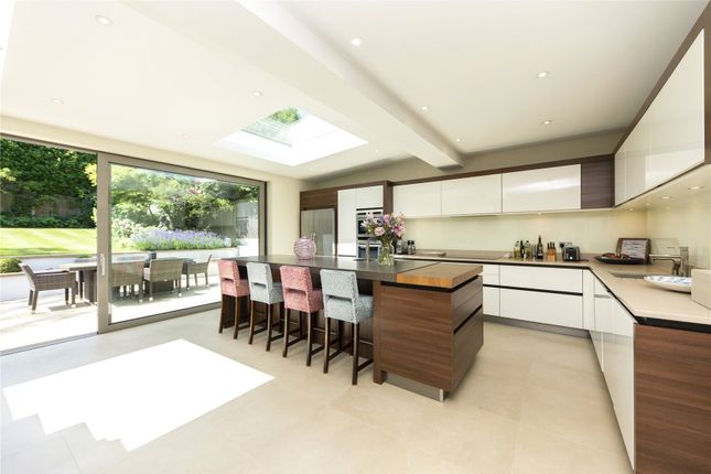 10, Lincoln Avenue, London photo 4