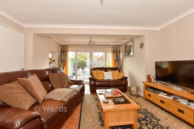 3, Barnfield, Herne Bay photo 4