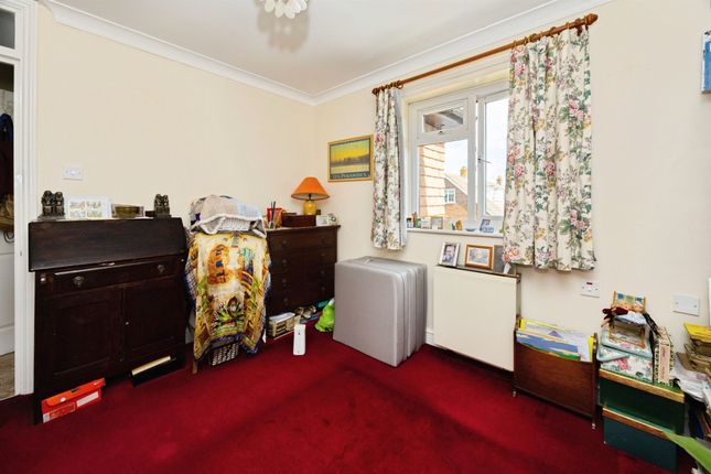 7, Wentworth Close, Folkestone photo 4