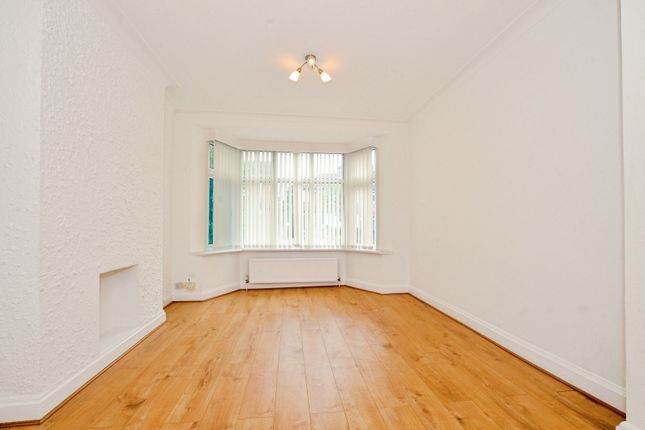 13, Bush Grove, Stanmore photo 4