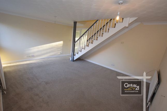 13, Bealing Close, SOUTHAMPTON photo 3
