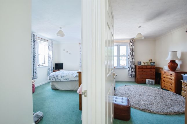 Flat 28, Kings Court, Salisbury Street, Fordingbridge photo 3