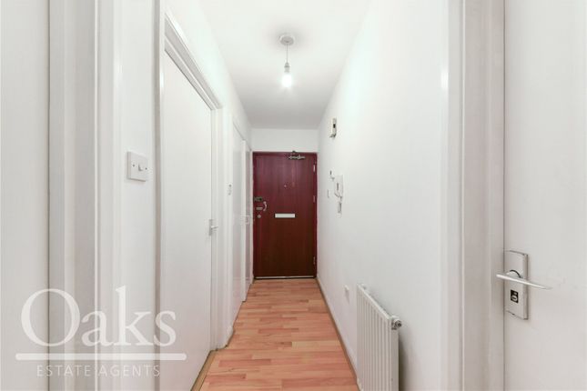 Flat for sale in Keens Close, London