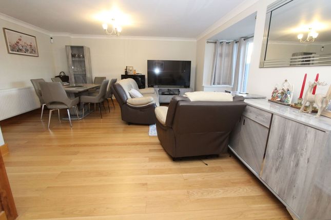39, Fernhurst Drive, Brierley Hill photo 4