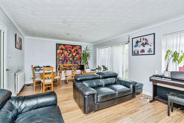 Dining Area And Lounge Use