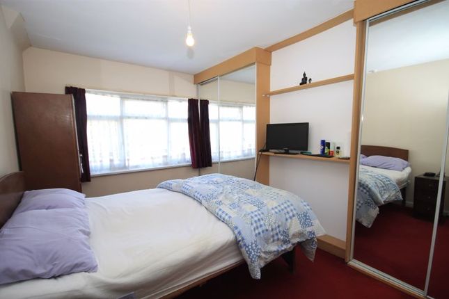 End terrace house for sale in Bourne View, Greenford