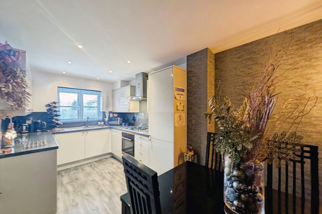 4, Oxford Close, Newcastle upon Tyne photo 4