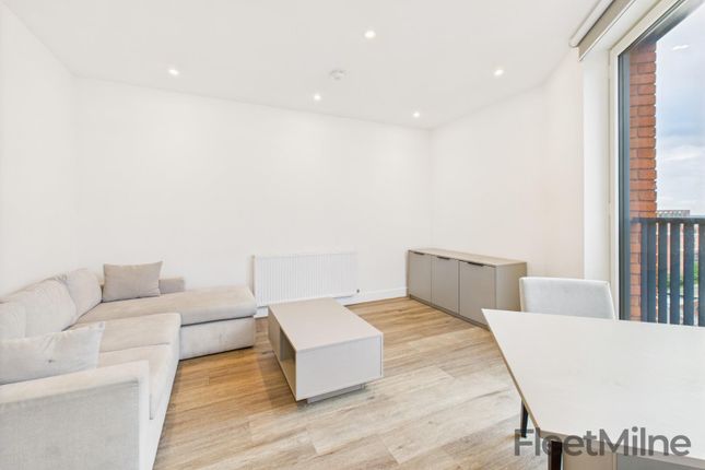 Living Room/Dining Area