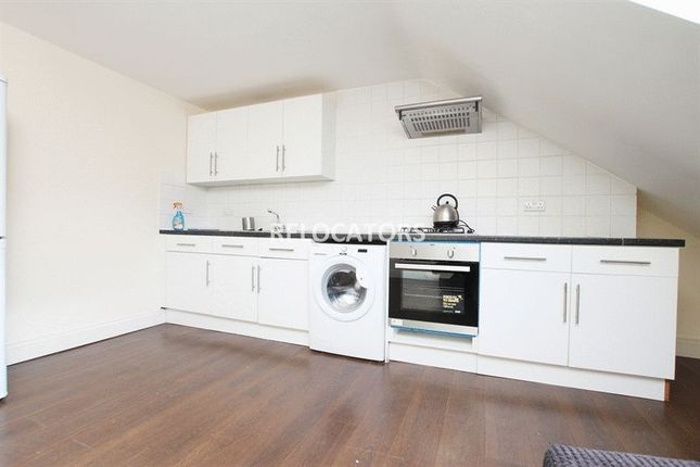 MO1, Cephas Street, London photo 5