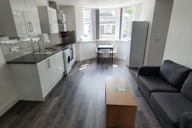 2-bed flat on Flat 5, 3 Richard Street, Cathays, Cardiff, £1,100/mo