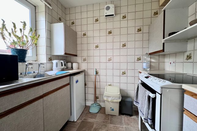 34 Homeborough House, Brinton Lane, Southampton photo 5