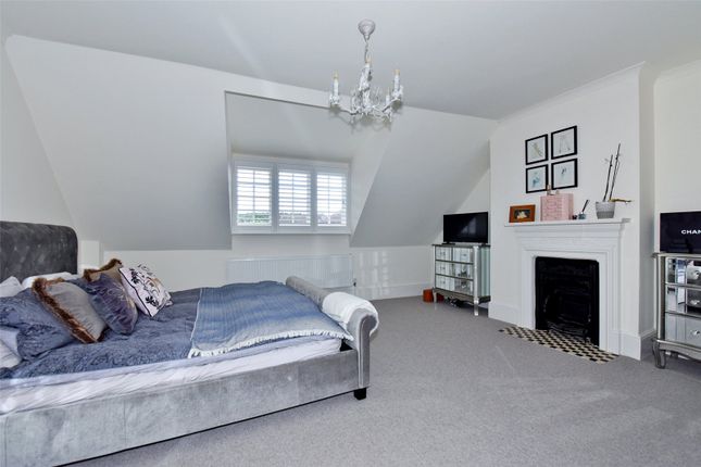 Terraced house to rent in Station Road, Henley-On-Thames, Oxfordshire