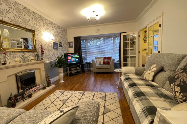 5, Howland Close, Eastbourne photo 3