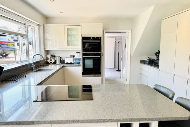 10, Kempshott photo 4