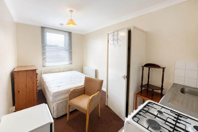 Flat 4, High Town Road, Luton photo 3