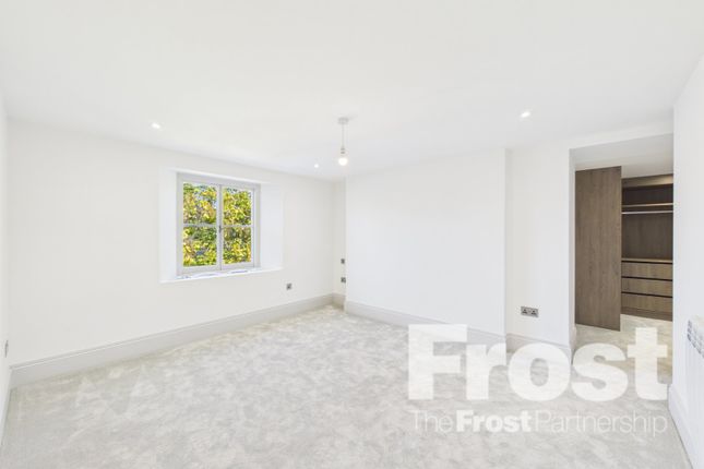 9 Stoke House,, Grays Park Road, Slough photo 2