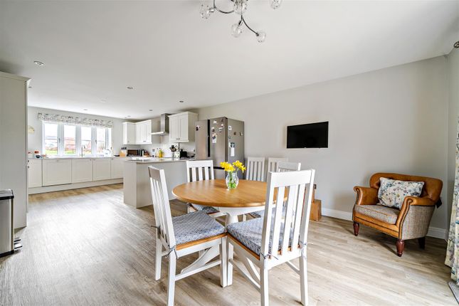 24, Artisan Drive, Dorchester photo 3