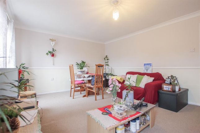 Flat for sale in Broadmeads, Ware